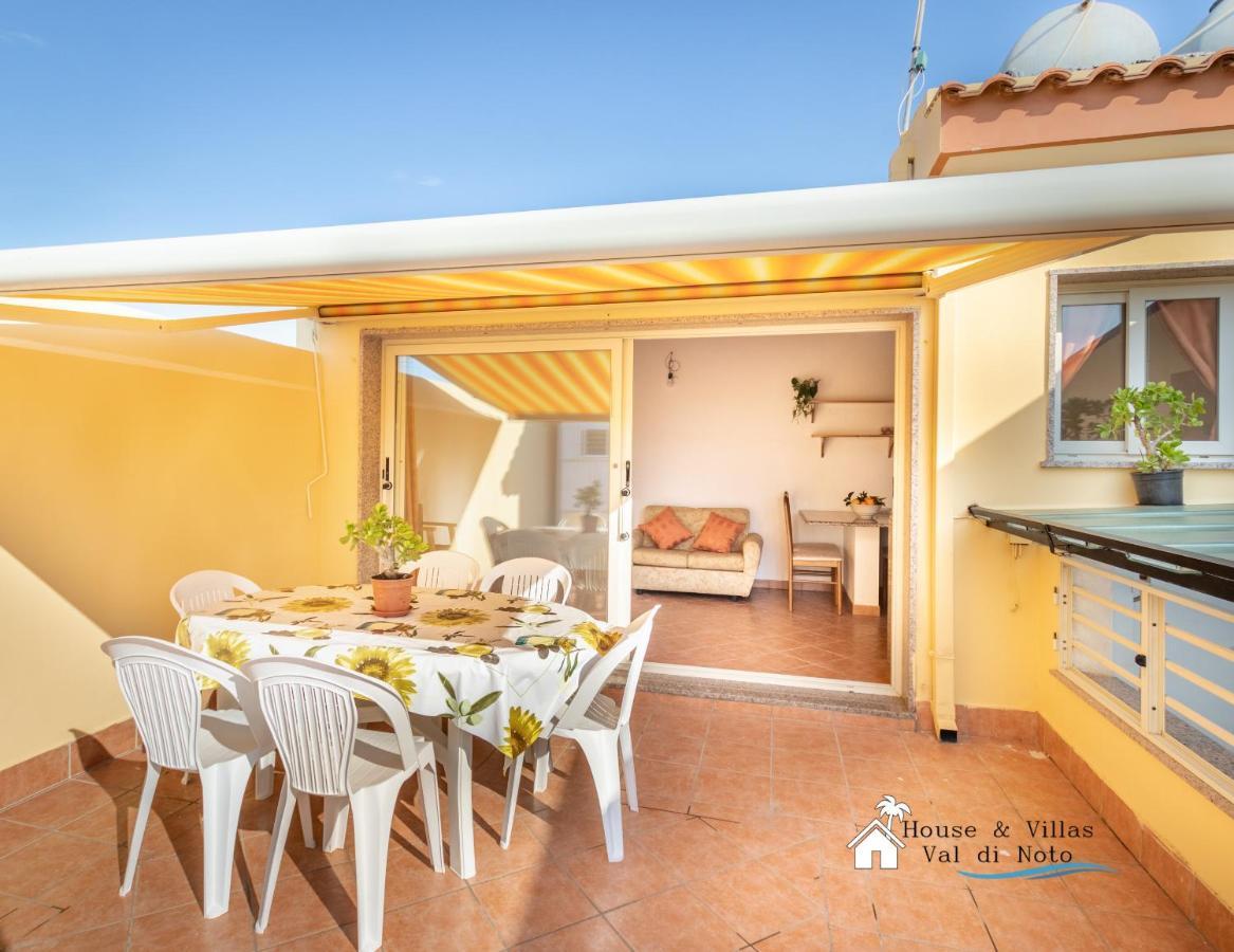 Sunny House * Avola